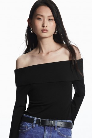 Dámské Topy COS Off-The-Shoulder Long-Sleeved Černé | DELN-46390