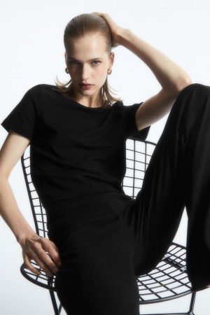 Dámské Tričko COS Cropped Slim-Fit Černé | MBEF-31479