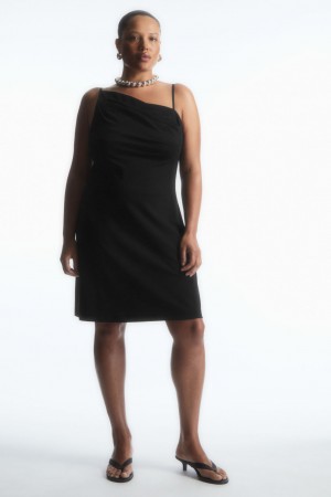Dámské Šaty COS Asymmetric Draped Mini Černé | CWMN-67195