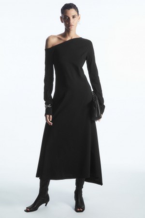 Dámské Šaty COS Off-The-Shoulder Asymmetric Midi Černé | QPVT-52407