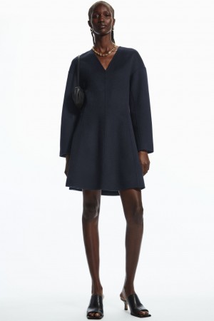 Dámské Šaty COS V-Neck Double-Faced Vlna Tmavě Blankyt | ZSLC-25478