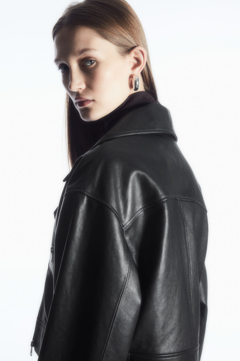 Dámské Bundy COS Oversized Cropped Læder Cyklistické Černé | HXJM-20596