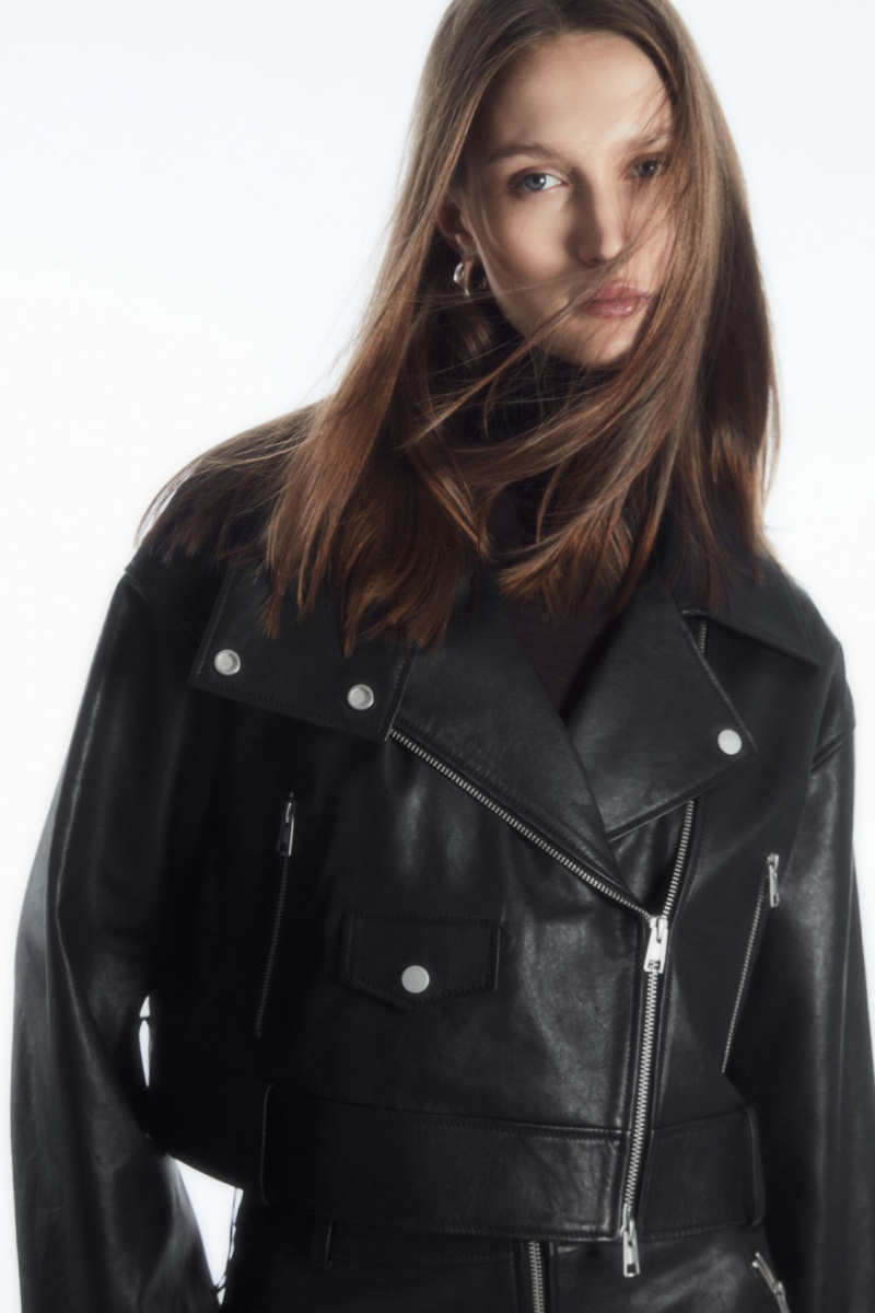 Dámské Bundy COS Oversized Cropped Læder Cyklistické Černé | HXJM-20596