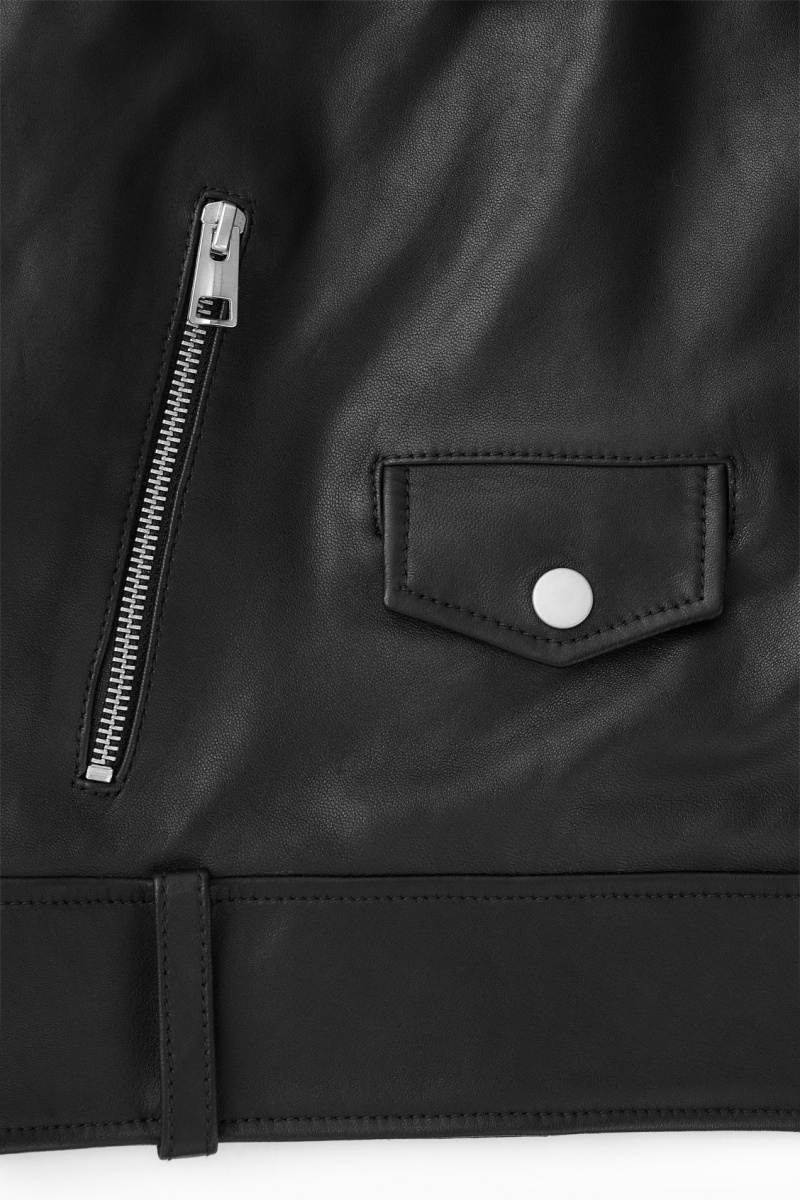 Dámské Bundy COS Oversized Cropped Læder Cyklistické Černé | HXJM-20596