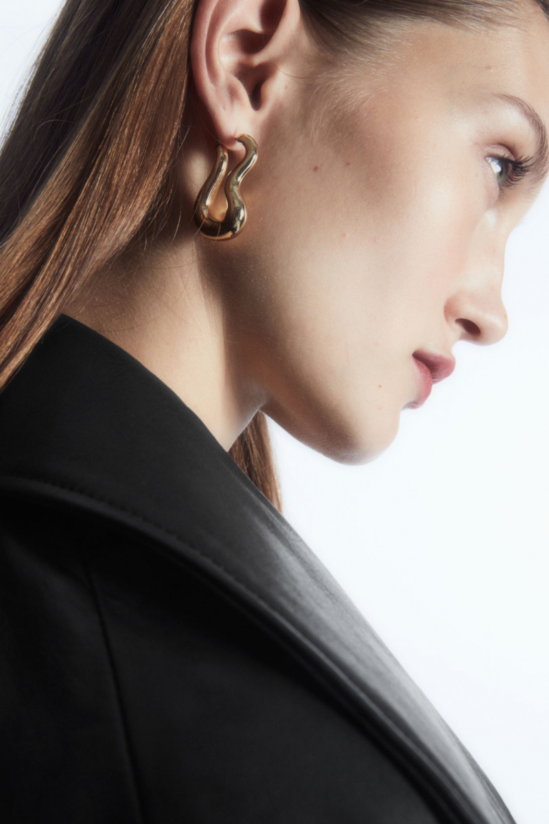 Dámské Náušnice COS Wavy Hoop Zlaté | WONB-09276