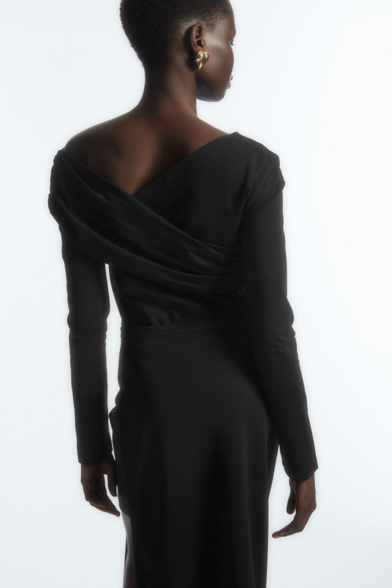 Dámské Sukně COS Asymmetric Cutout Černé | QPCB-40287