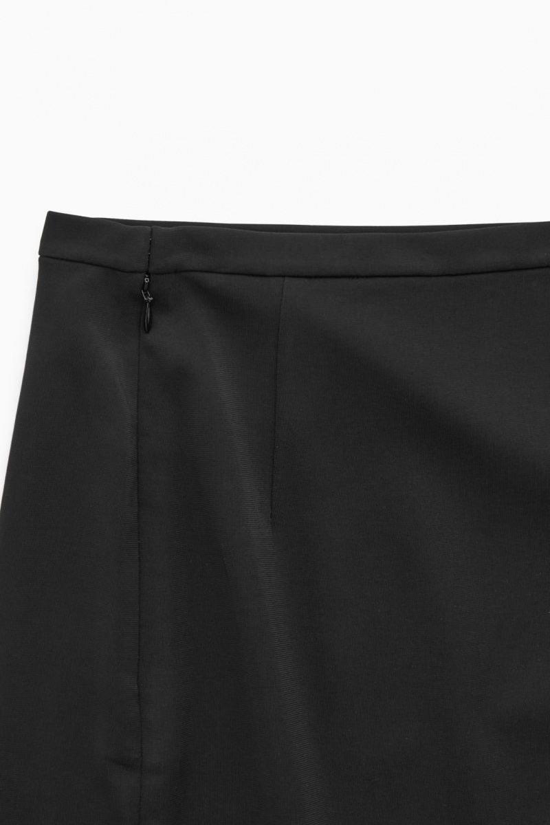 Dámské Sukně COS Asymmetric Cutout Černé | QPCB-40287