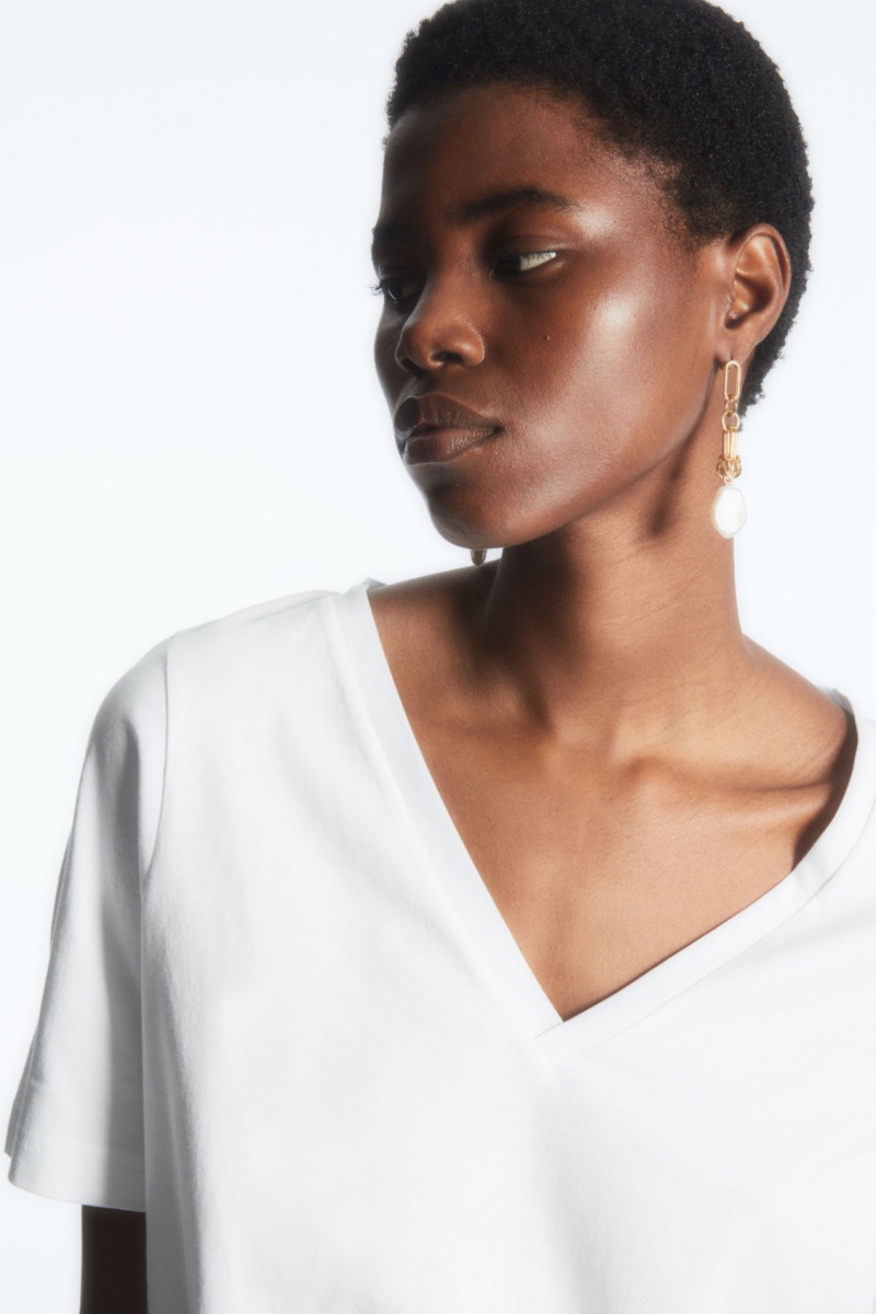 Dámské Tričko COS V-Neck Bílé | EWPZ-75462