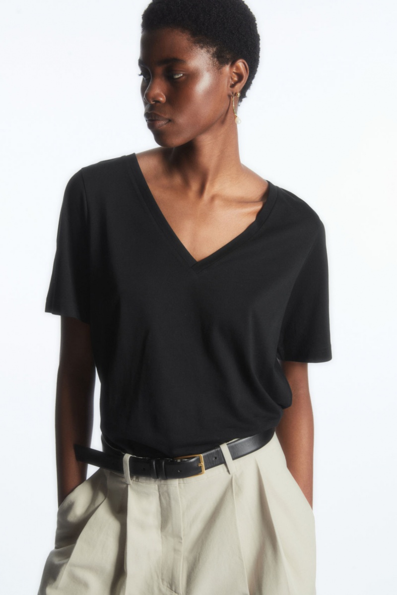 Dámské Tričko COS V-Neck Černé | CSBT-67123