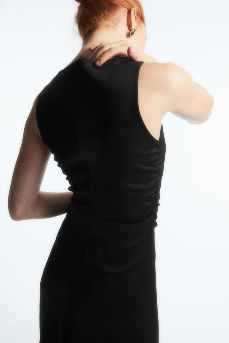 Dámské Šaty COS Asymmetric Gathered Satin Midi Černé | TXQB-07329