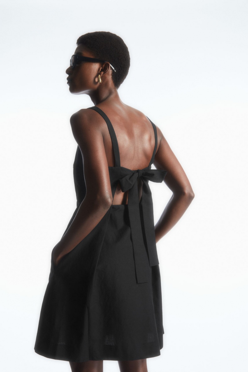Dámské Šaty COS Open-Back Mini Pinafore Černé | DOPM-46930